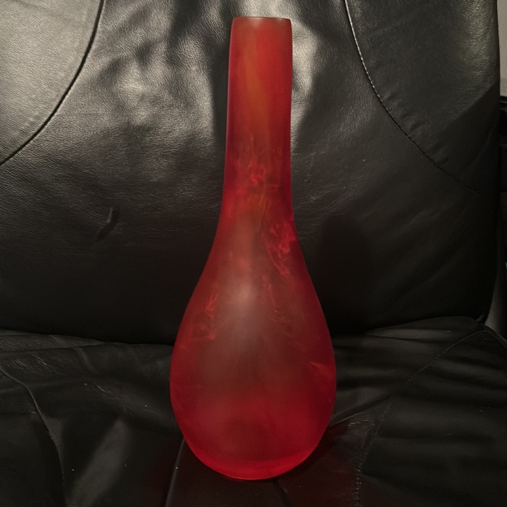 Red vase - Picture 3 of 7